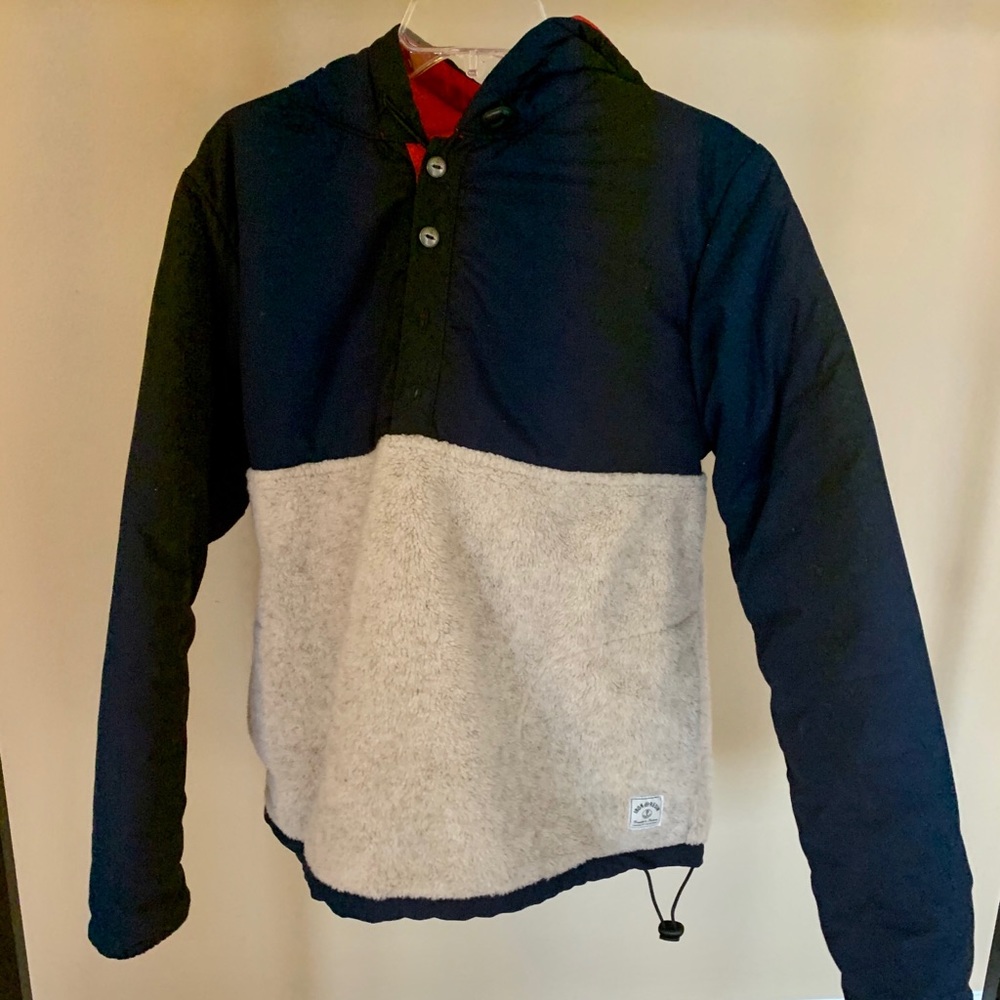 Iron Resin Buttoned Pull Over